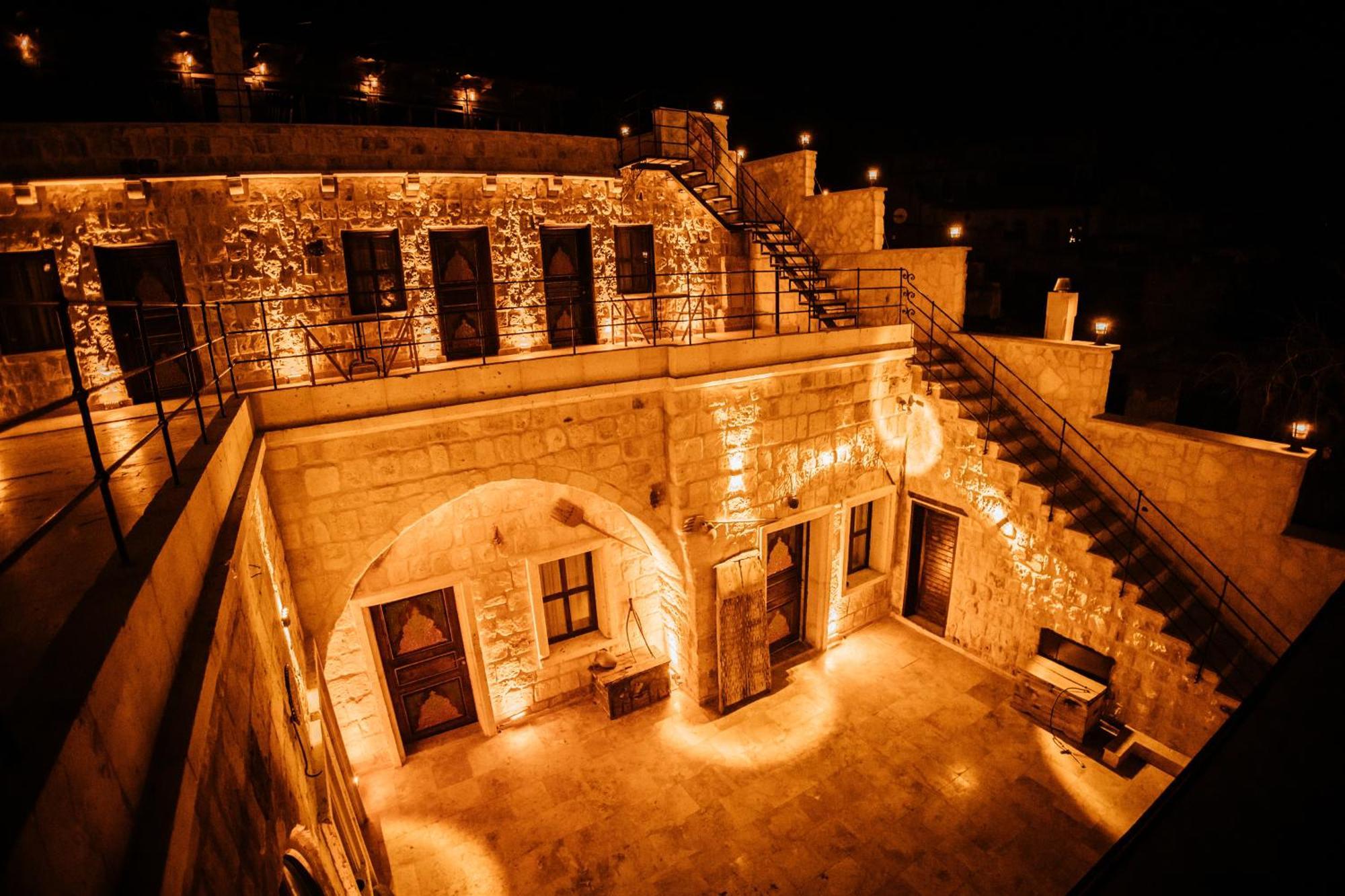 Vanessa Cave House Bed & Breakfast อูร์กุบ ภายนอก รูปภาพ