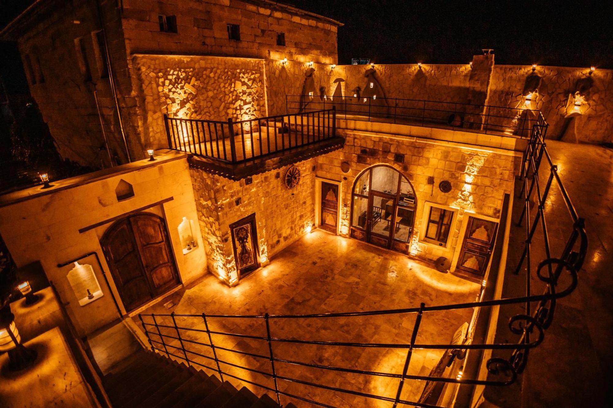 Vanessa Cave House Bed & Breakfast อูร์กุบ ภายนอก รูปภาพ