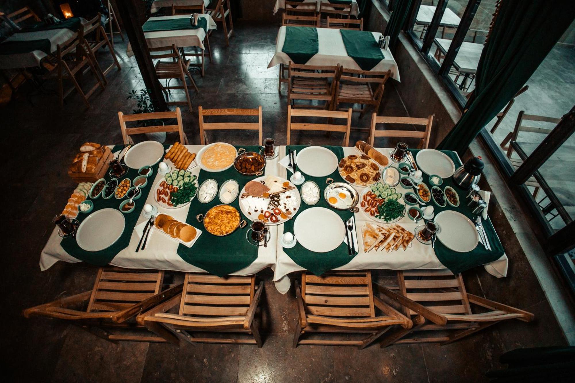 Vanessa Cave House Bed & Breakfast อูร์กุบ ภายนอก รูปภาพ