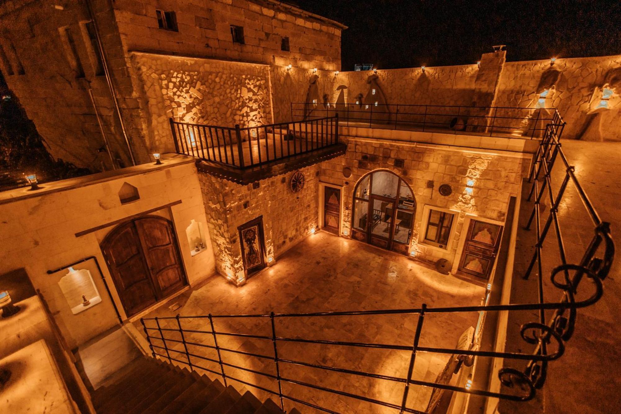Vanessa Cave House Bed & Breakfast อูร์กุบ ภายนอก รูปภาพ