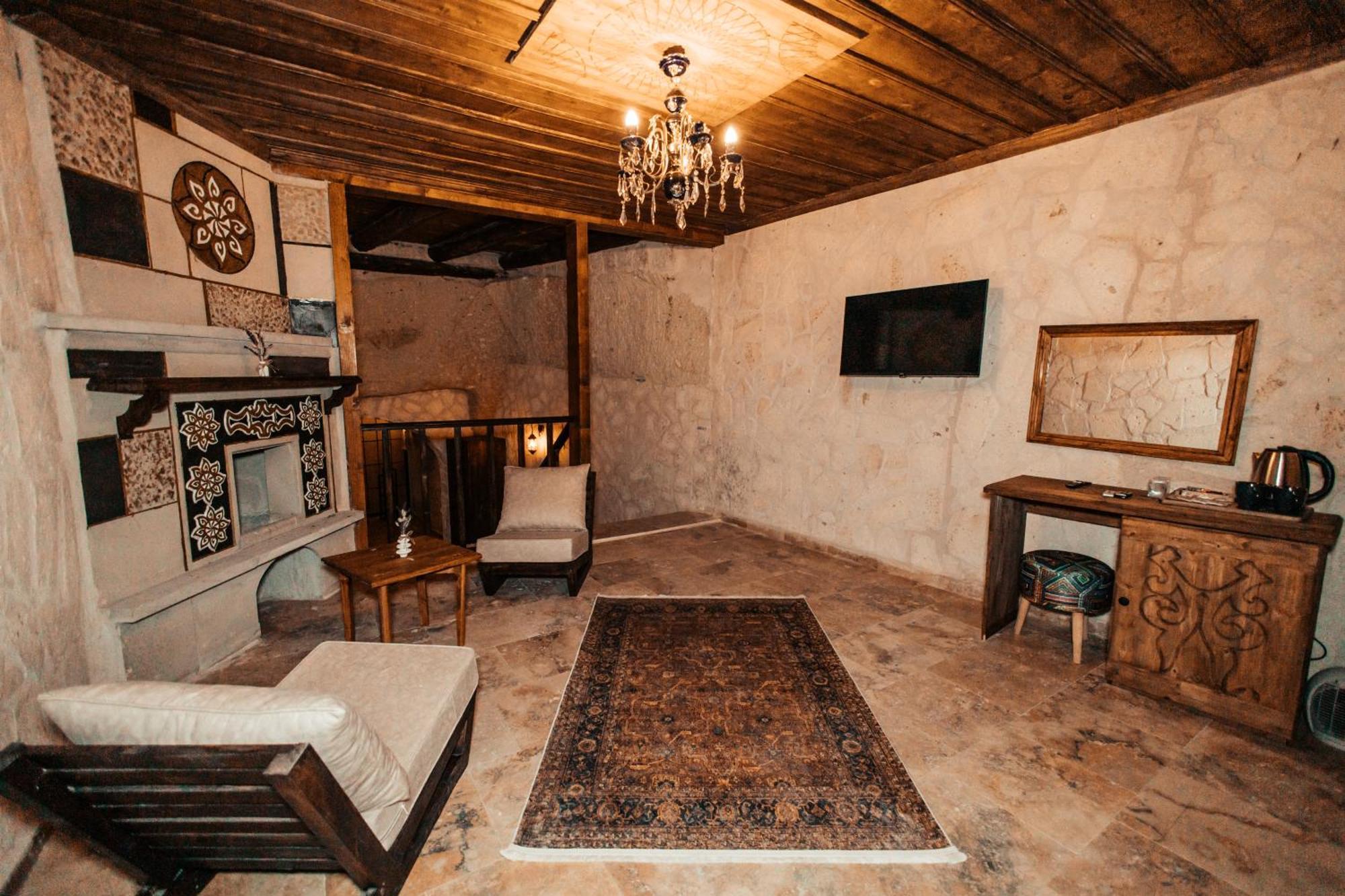 Vanessa Cave House Bed & Breakfast อูร์กุบ ภายนอก รูปภาพ
