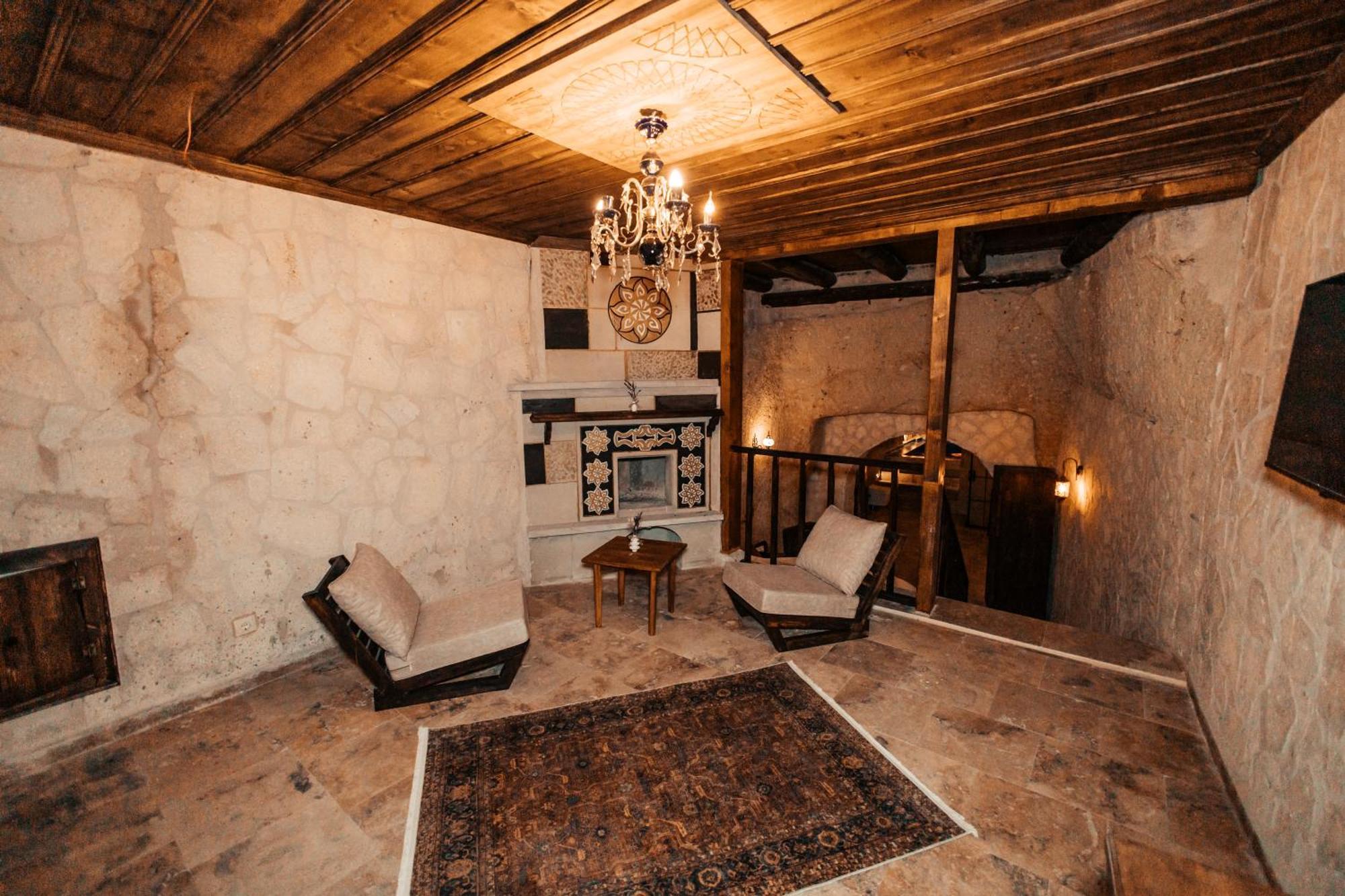 Vanessa Cave House Bed & Breakfast อูร์กุบ ภายนอก รูปภาพ
