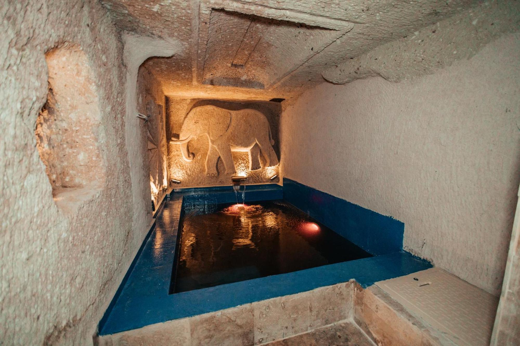 Vanessa Cave House Bed & Breakfast อูร์กุบ ภายนอก รูปภาพ
