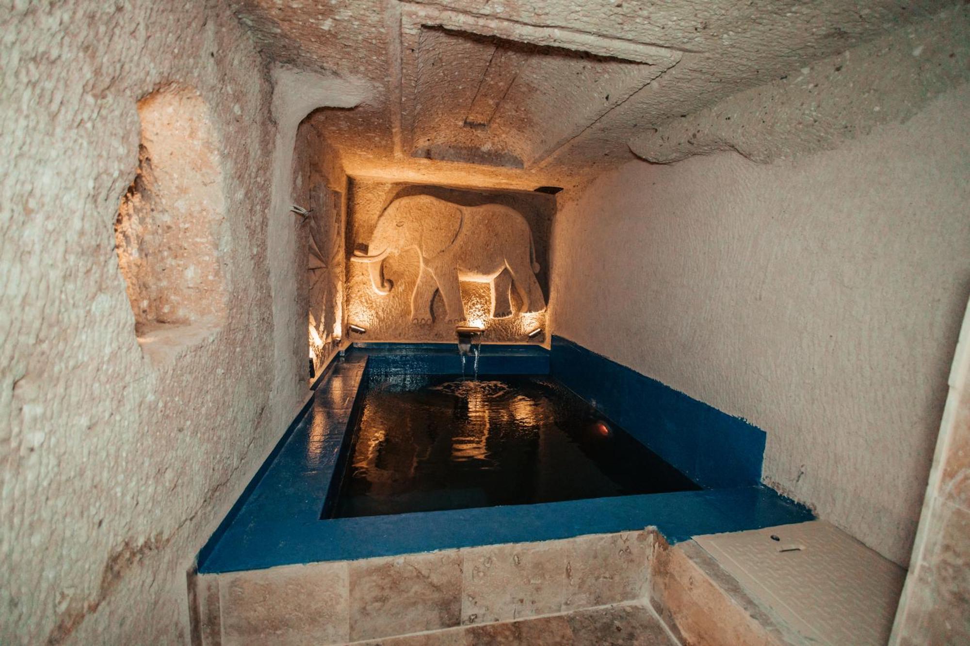 Vanessa Cave House Bed & Breakfast อูร์กุบ ภายนอก รูปภาพ