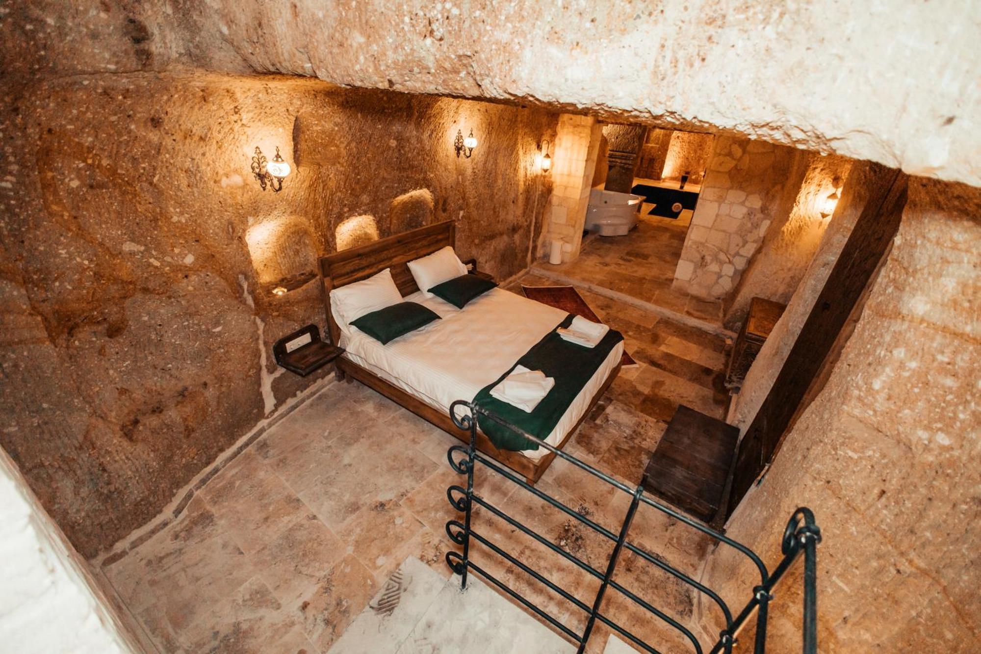Vanessa Cave House Bed & Breakfast อูร์กุบ ภายนอก รูปภาพ