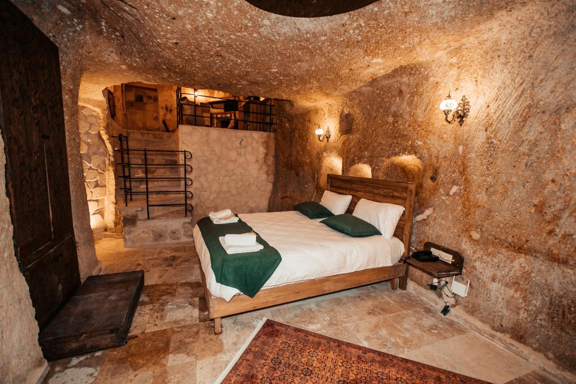 Vanessa Cave House Bed & Breakfast อูร์กุบ ภายนอก รูปภาพ