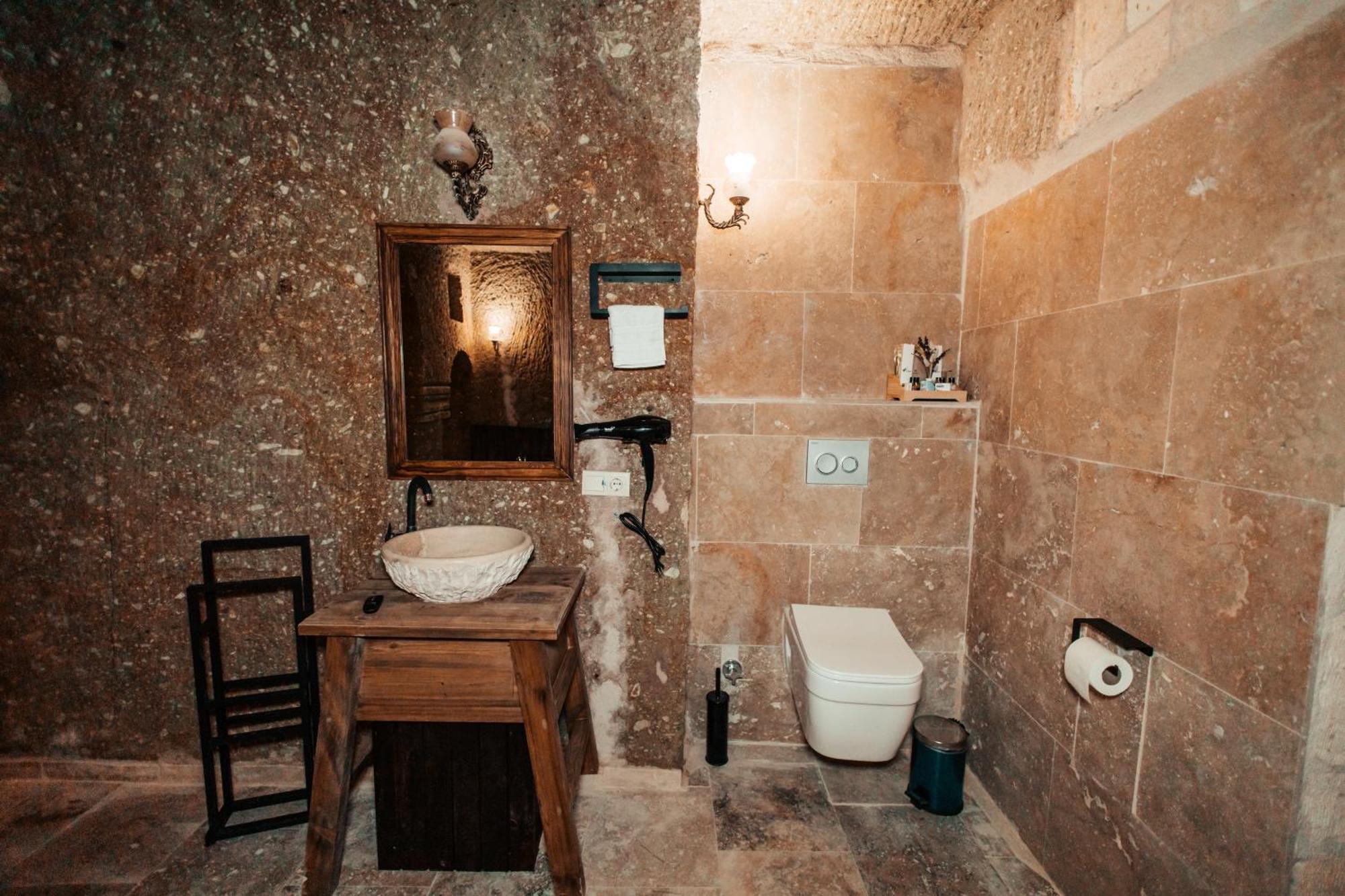 Vanessa Cave House Bed & Breakfast อูร์กุบ ภายนอก รูปภาพ