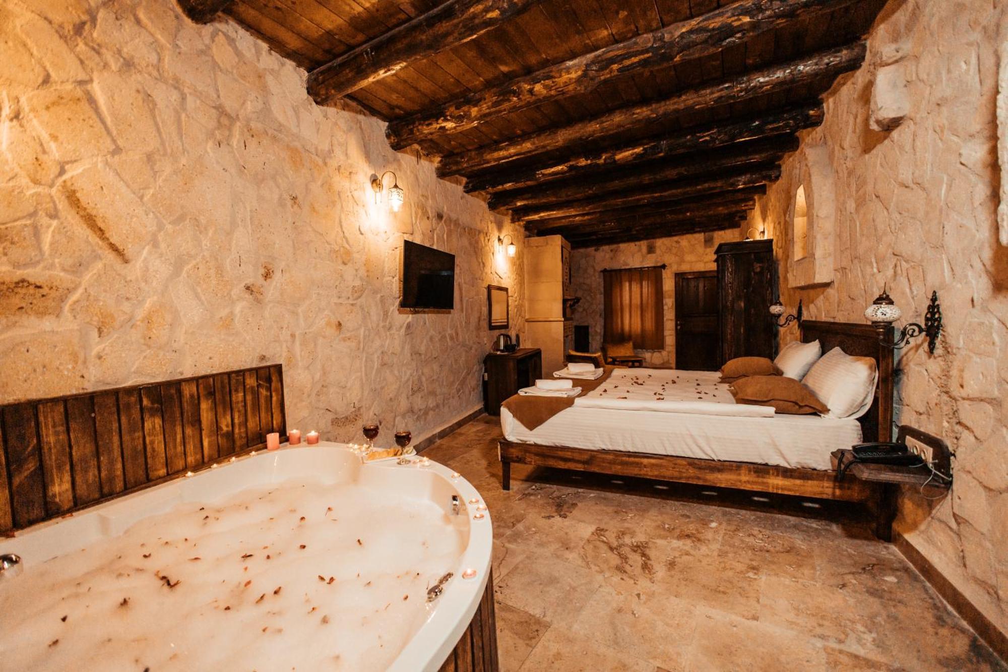 Vanessa Cave House Bed & Breakfast อูร์กุบ ภายนอก รูปภาพ