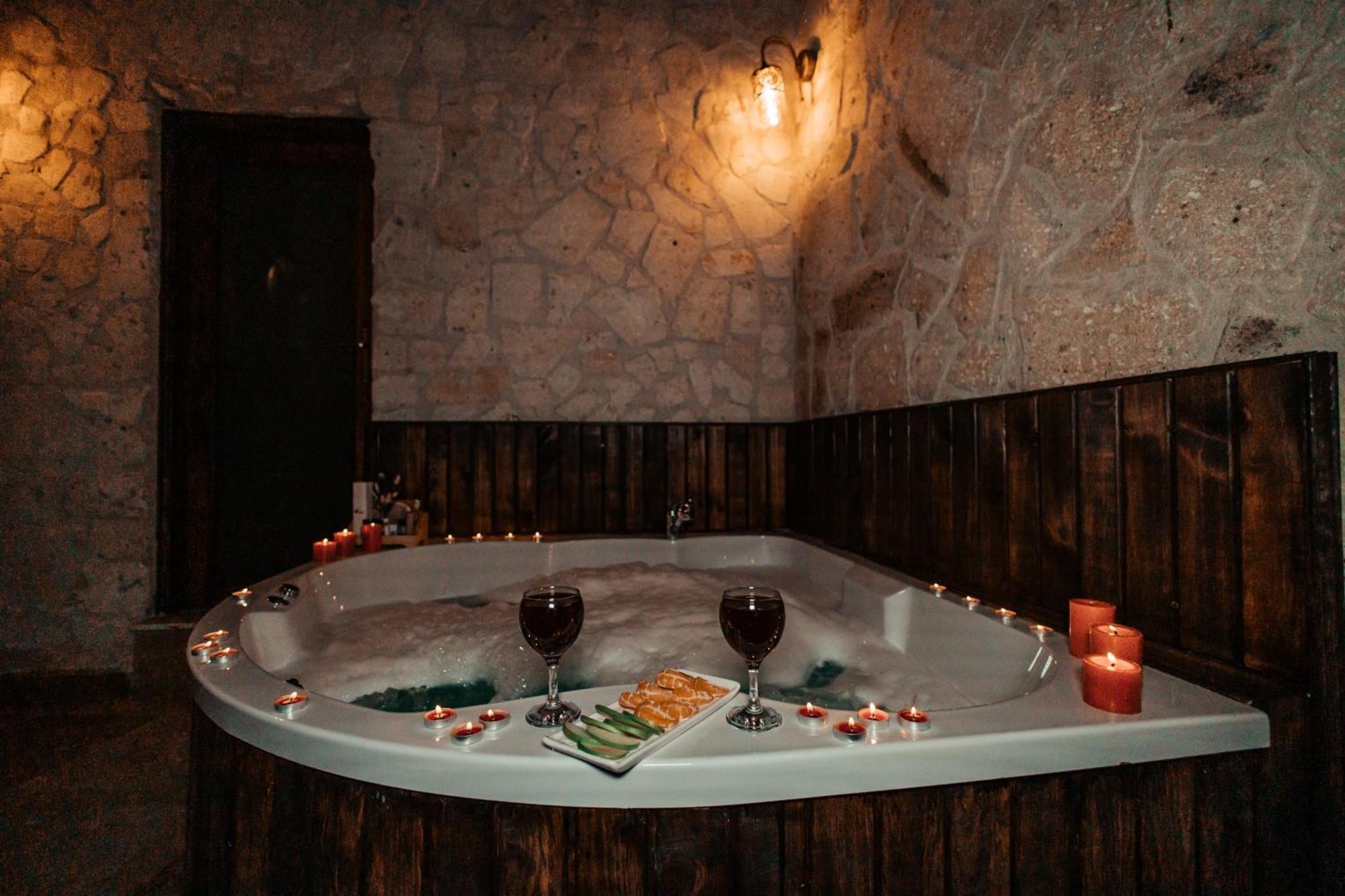 Vanessa Cave House Bed & Breakfast อูร์กุบ ภายนอก รูปภาพ