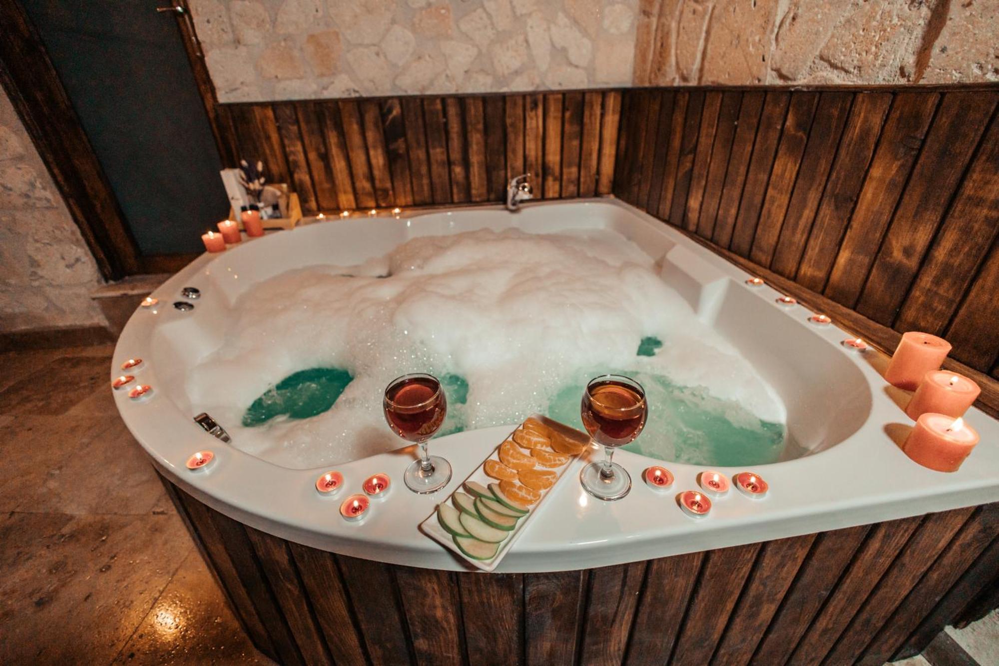 Vanessa Cave House Bed & Breakfast อูร์กุบ ภายนอก รูปภาพ