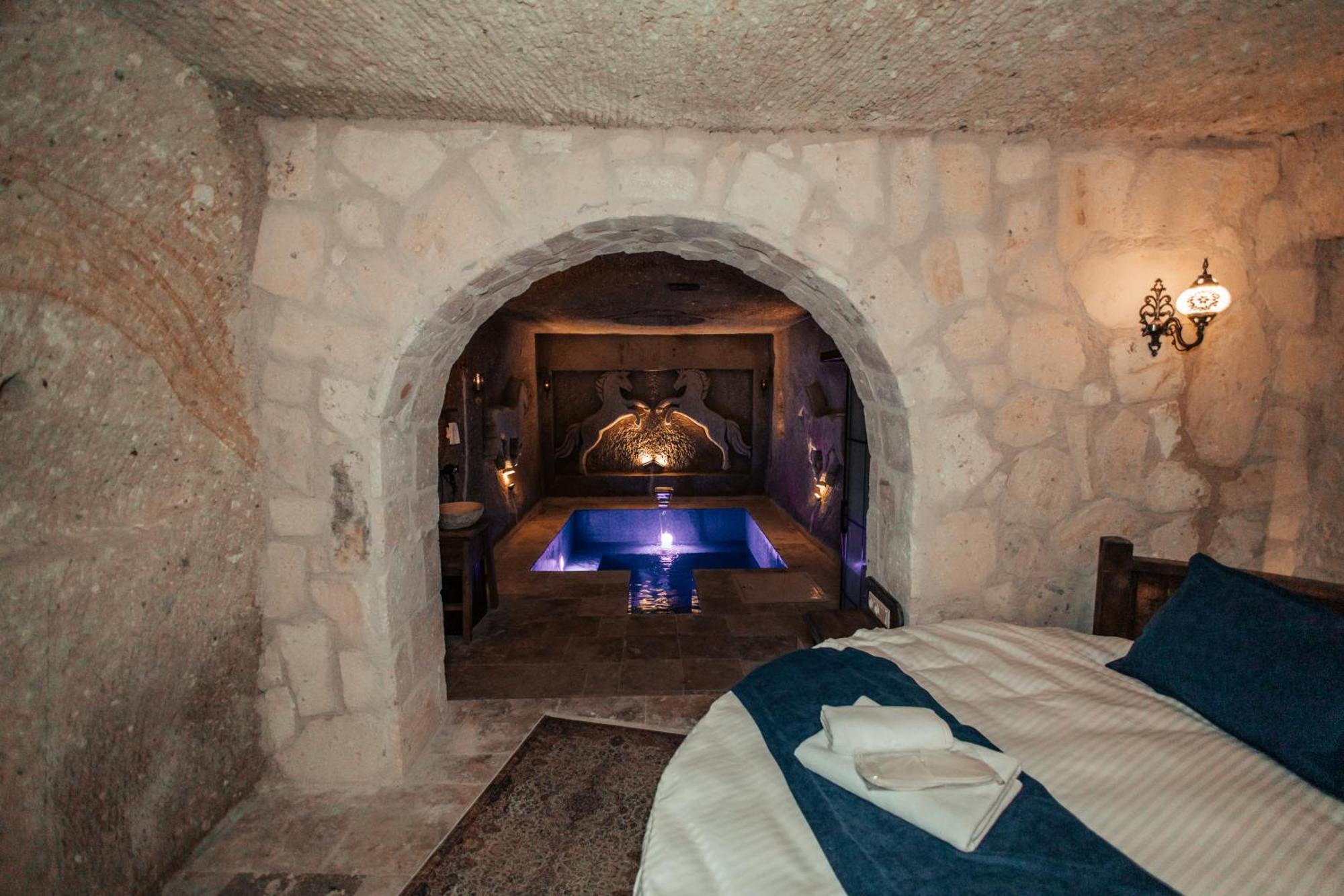 Vanessa Cave House Bed & Breakfast อูร์กุบ ภายนอก รูปภาพ