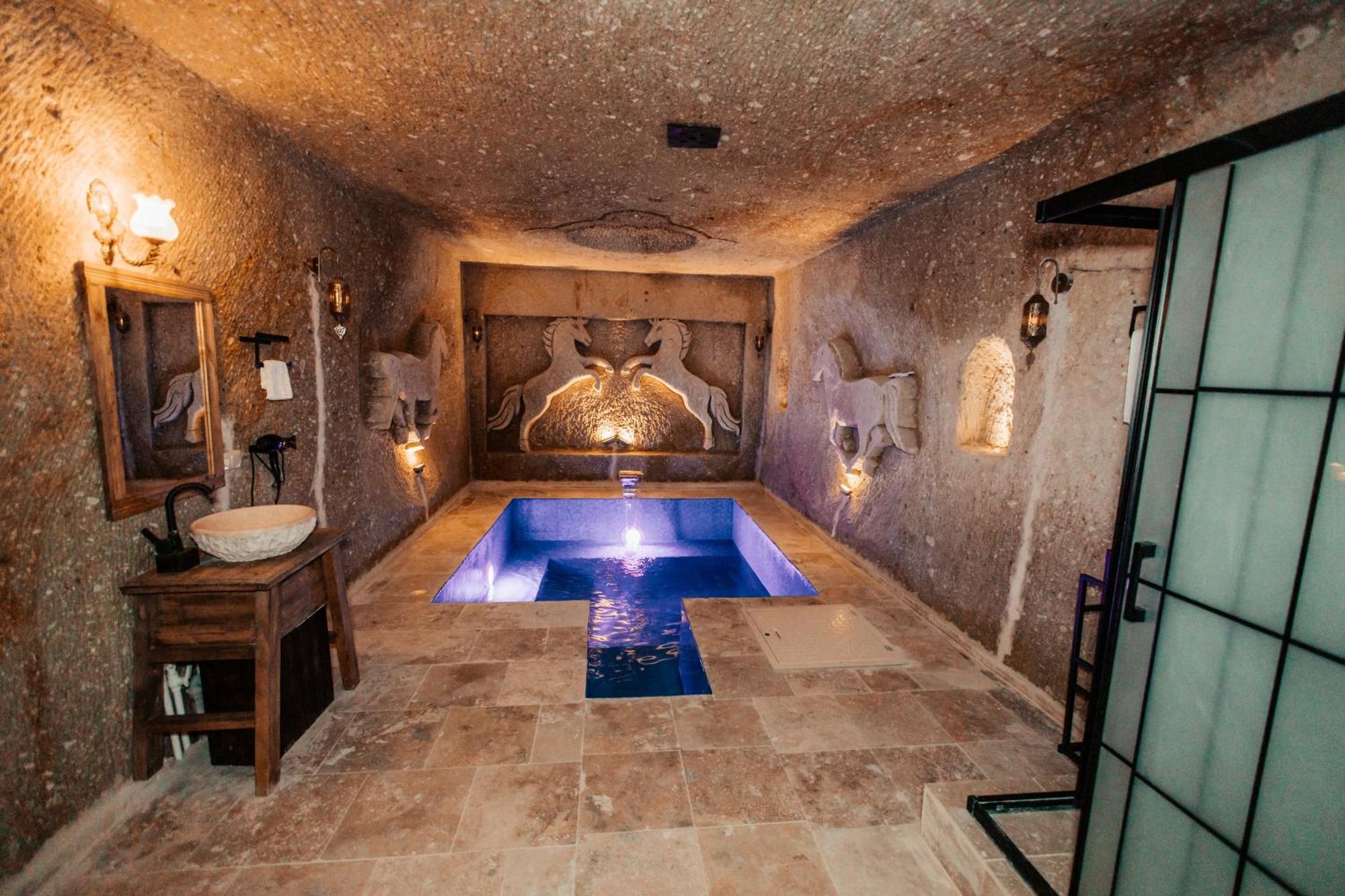 Vanessa Cave House Bed & Breakfast อูร์กุบ ภายนอก รูปภาพ
