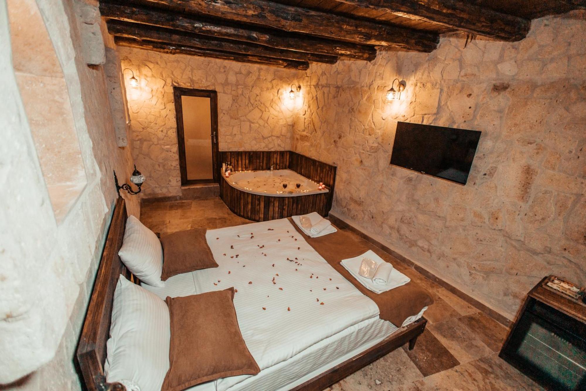 Vanessa Cave House Bed & Breakfast อูร์กุบ ภายนอก รูปภาพ